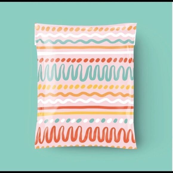 Poly Mailers 10x13 12x15.5 14x17 LOvE beats 💗 - Picture 1 of 16